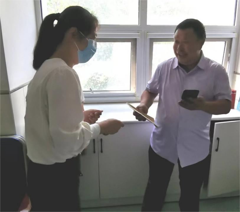 真情慰問暖人心，擇立集團探望員工住院家屬