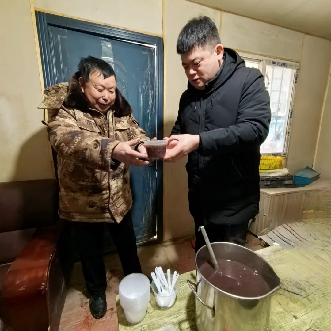 關愛“粥”到，情暖臘八